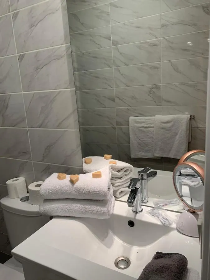 Studio Tt Confort Coeur Ville Avec Terrasse Et Parking Gratuit Sanary-sur-Mer Apartment