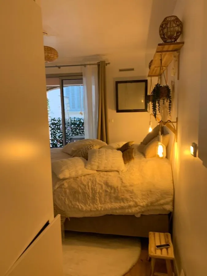 Apartment Studio Tt Confort Coeur Ville Avec Terrasse Et Parking Gratuit Sanary-sur-Mer