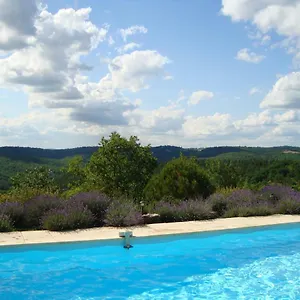 Des Cyprès Hébergement de vacances Constans