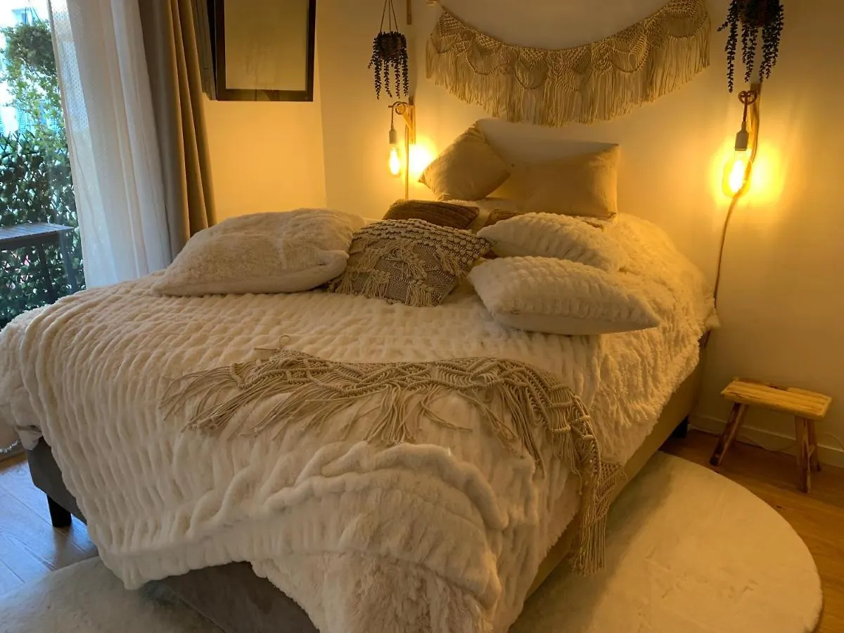 Studio tt confort coeur ville avec terrasse et parking gratuit Sanary-sur-Mer 0*,
